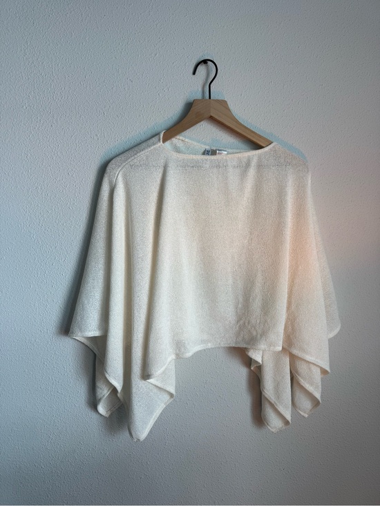 H&M Sweaters - Cream Lightweight Women’s Poncho Top